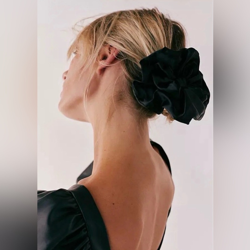 NEW FREE PEOPLE Maria's Black Satin Bow Oversized Scrunchie Hair Scrunchie